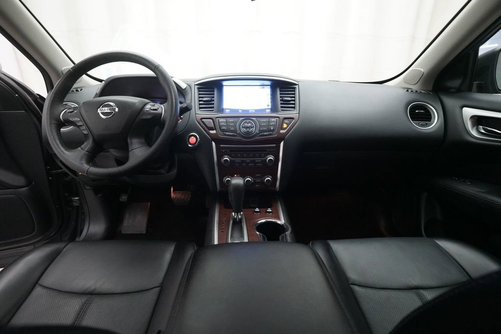 Used 2018 Nissan Pathfinder Platinum AWD/4WD image 5