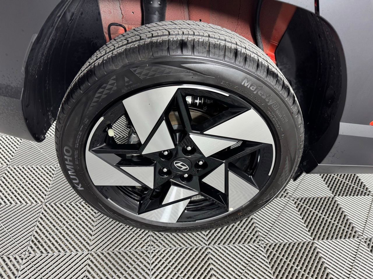 Used 2025 Hyundai Kona Limited image 42