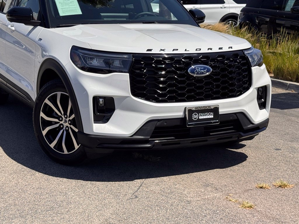 Used 2026 Ford Explorer ST-Line RWD image 3