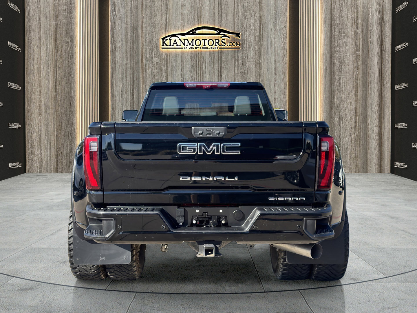 Used 2024 GMC Sierra 3500 Denali w/ Denali Reserve Package image 6