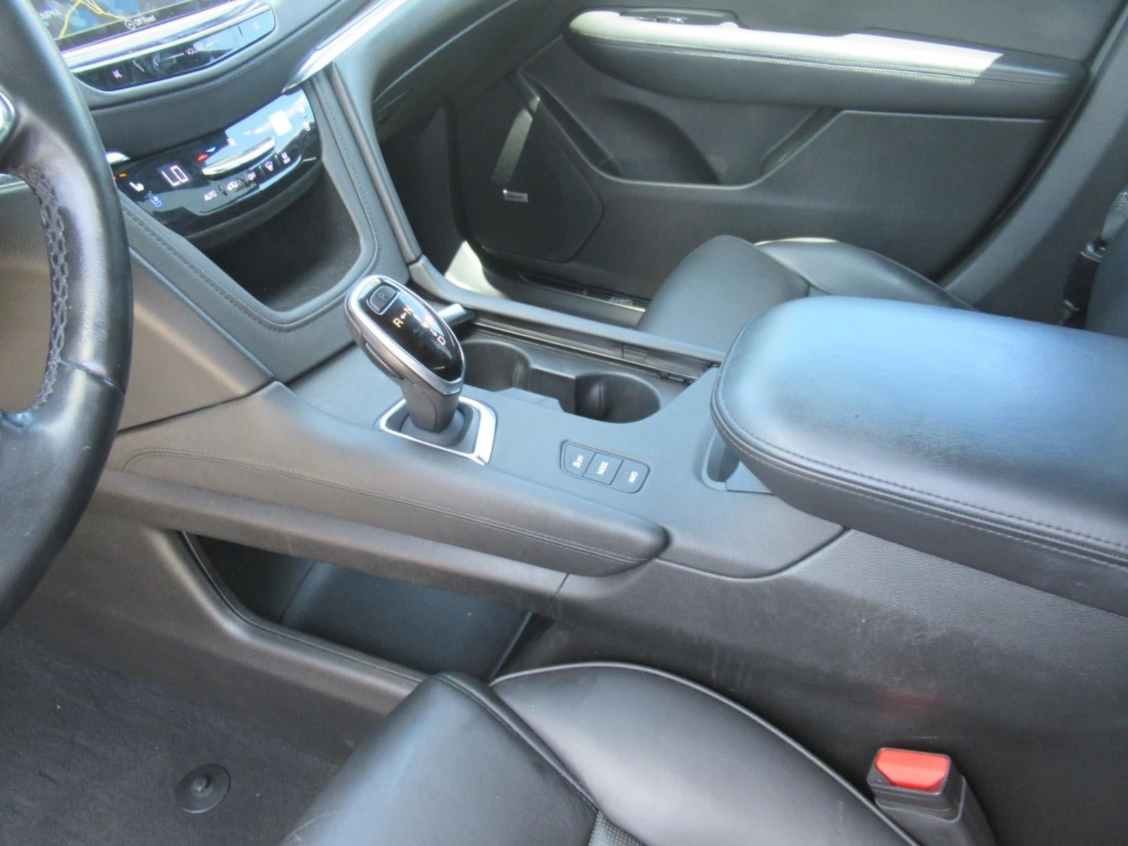 Used 2019 Cadillac XT5 Platinum AWD/4WD image 17
