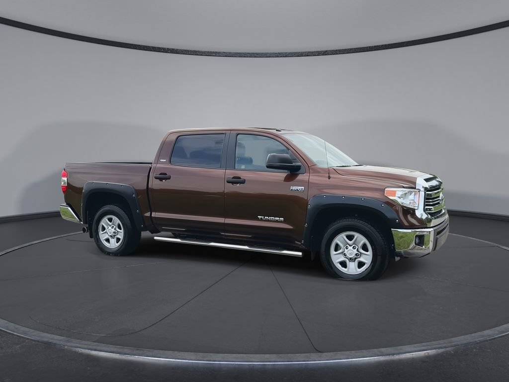 Used 2017 Toyota Tundra SR5 RWD image 2
