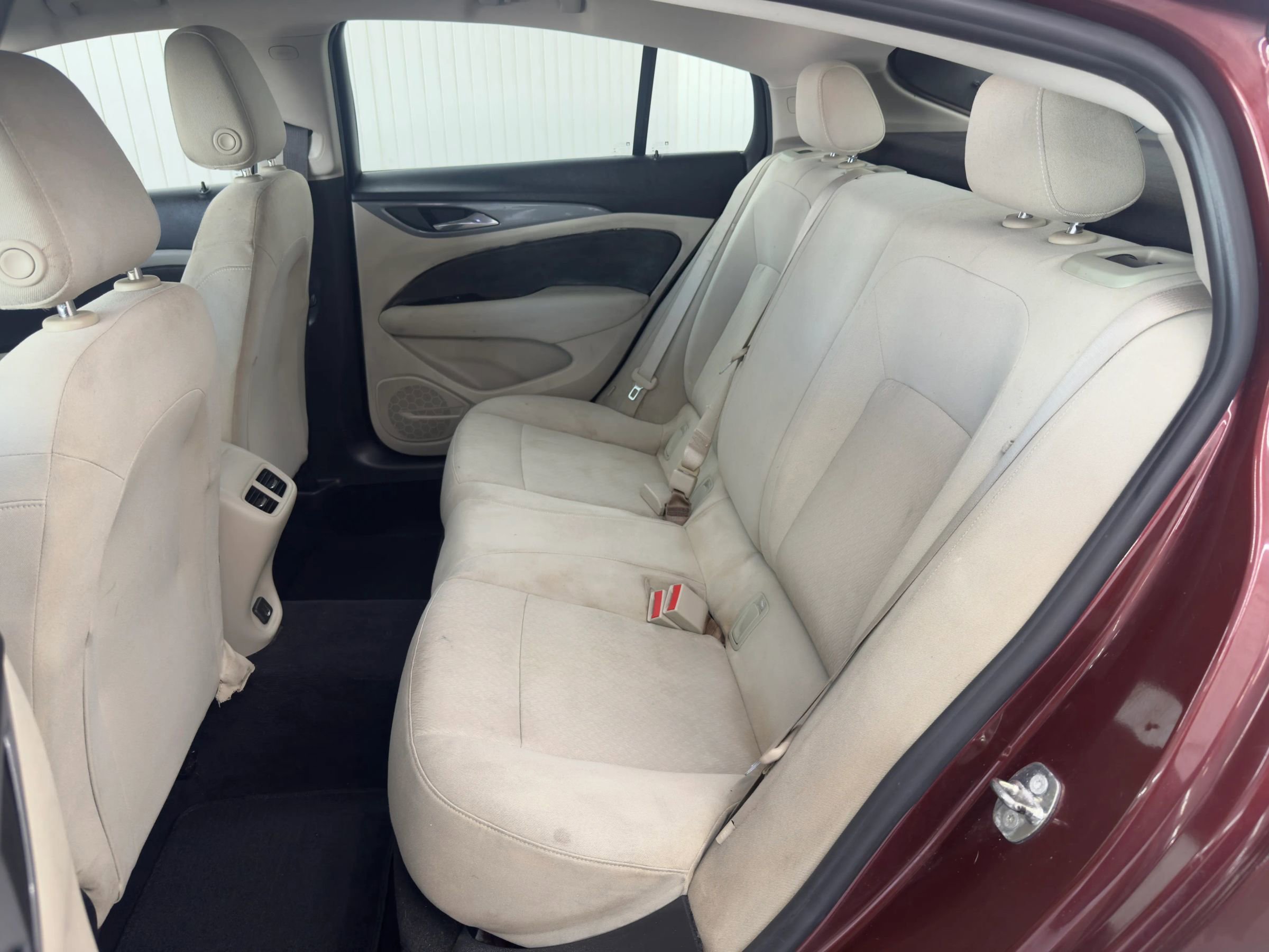 Used 2018 Buick Regal Preferred image 11