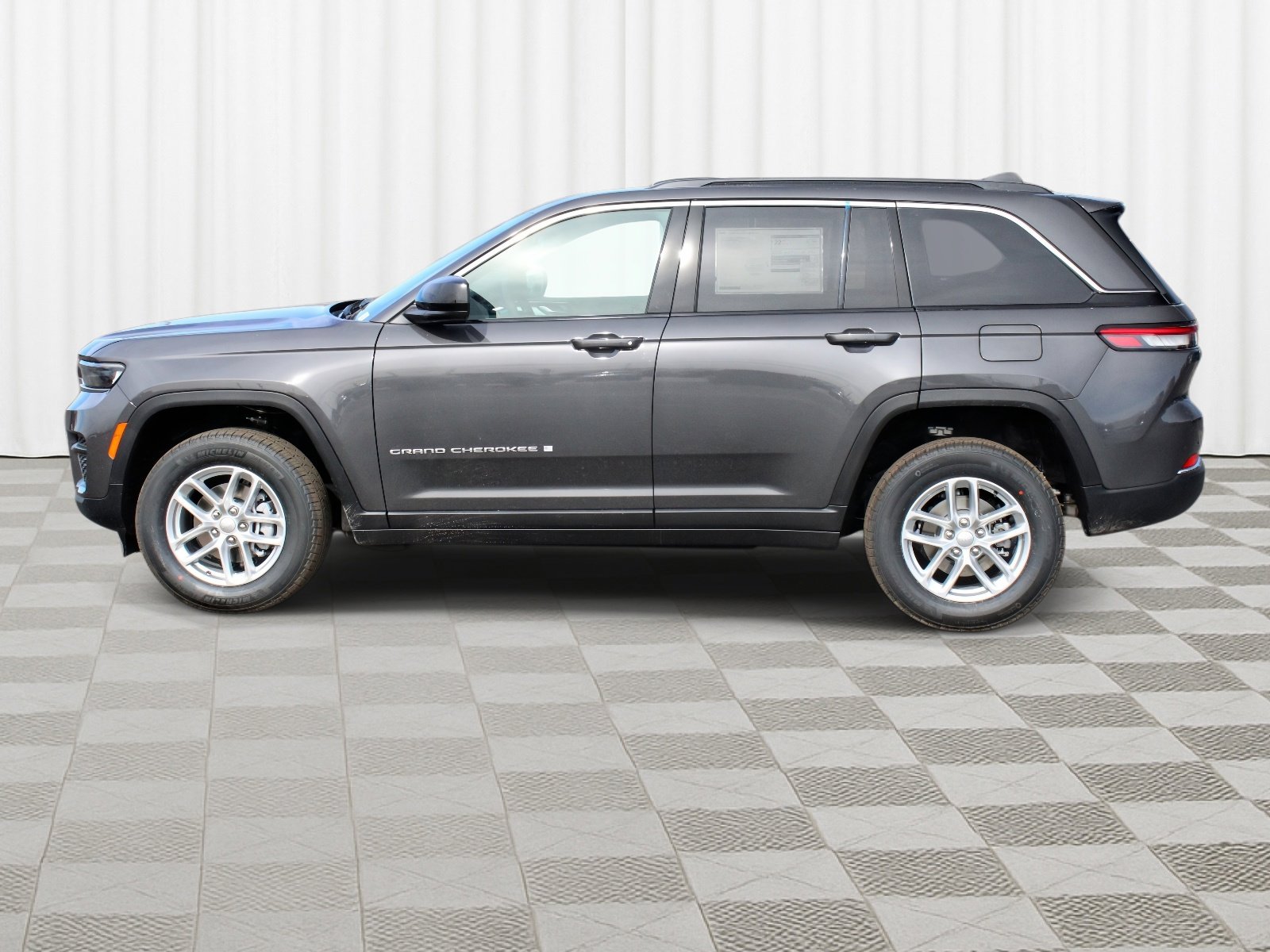 New 2026 Jeep Grand Cherokee Laredo image 34