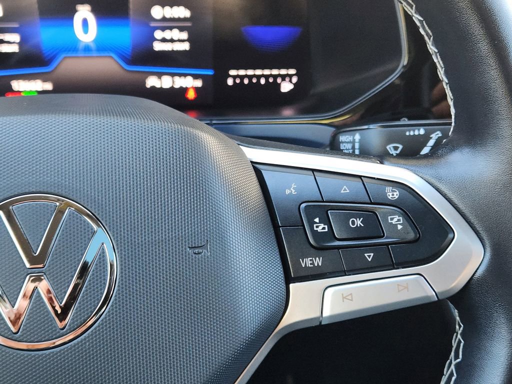 Certified 2024 Volkswagen Taos SE image 20