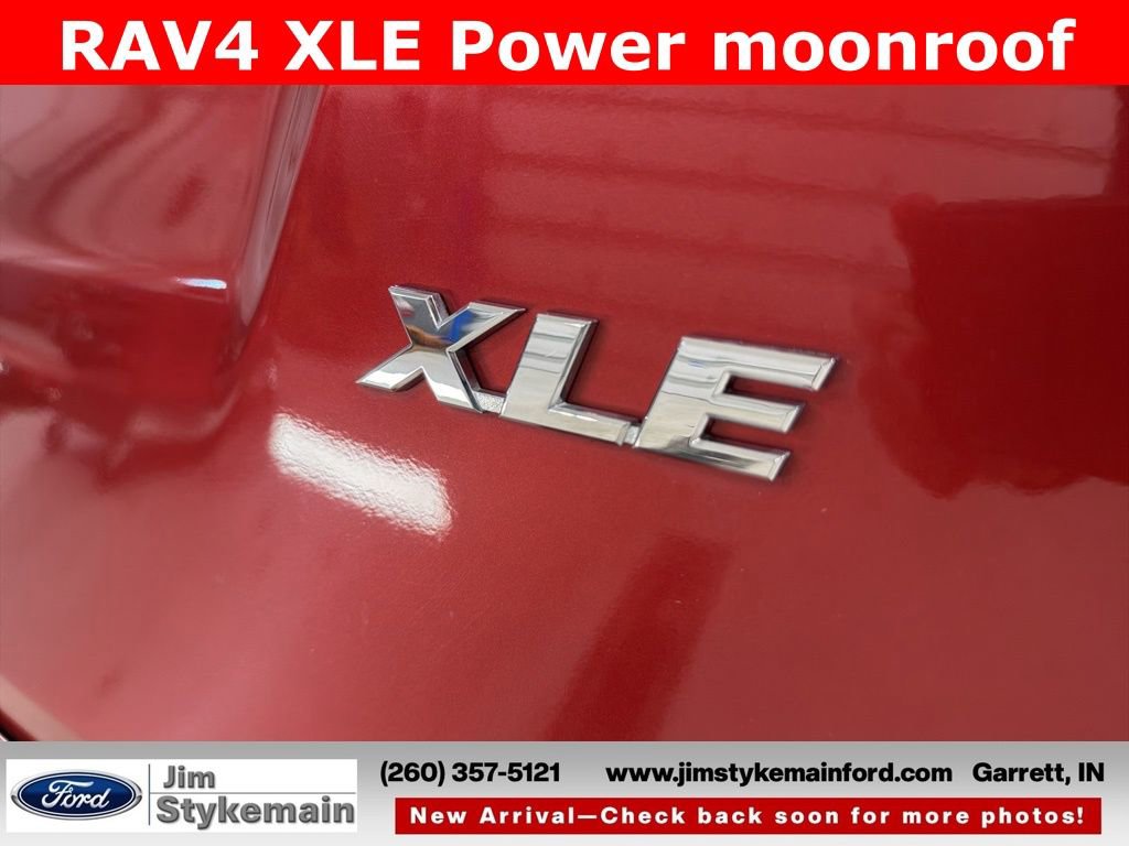 Used 2017 Toyota RAV4 XLE image 8