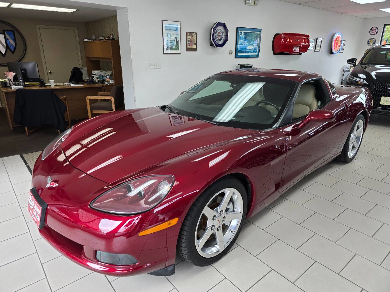Used 2006 Chevrolet Corvette Coupe w/ Preferred Equipment Group image 1