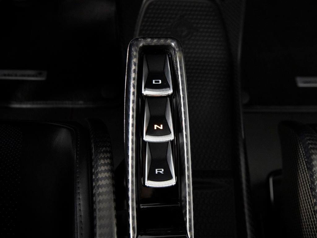 Used 2019 McLaren Senna image 40