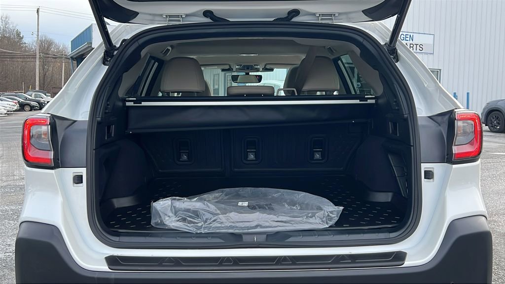 Certified 2025 Subaru Outback Limited image 18