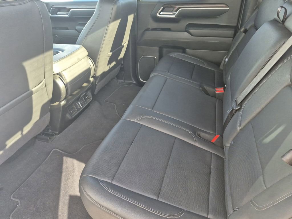 Used 2025 GMC Sierra 1500 SLT image 11