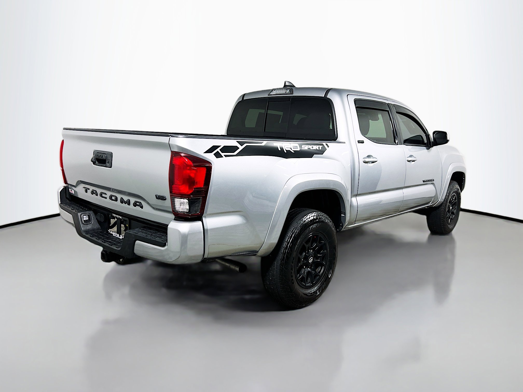 Used 2022 Toyota Tacoma SR5 w/ Technology Package RWD image 4