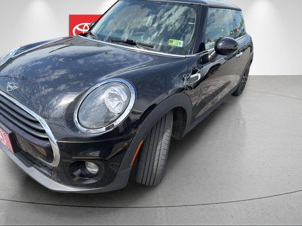 Used 2019 MINI Cooper 2-Door Hardtop FWD image 2