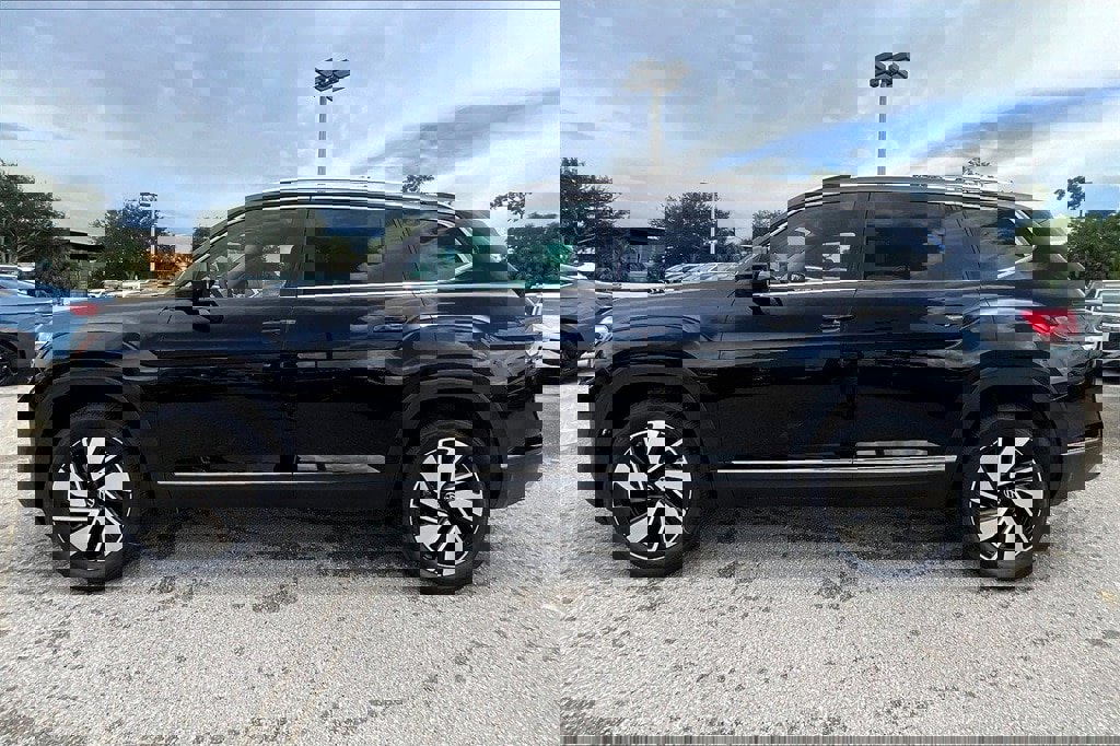 New 2026 Volkswagen Atlas SEL image 8