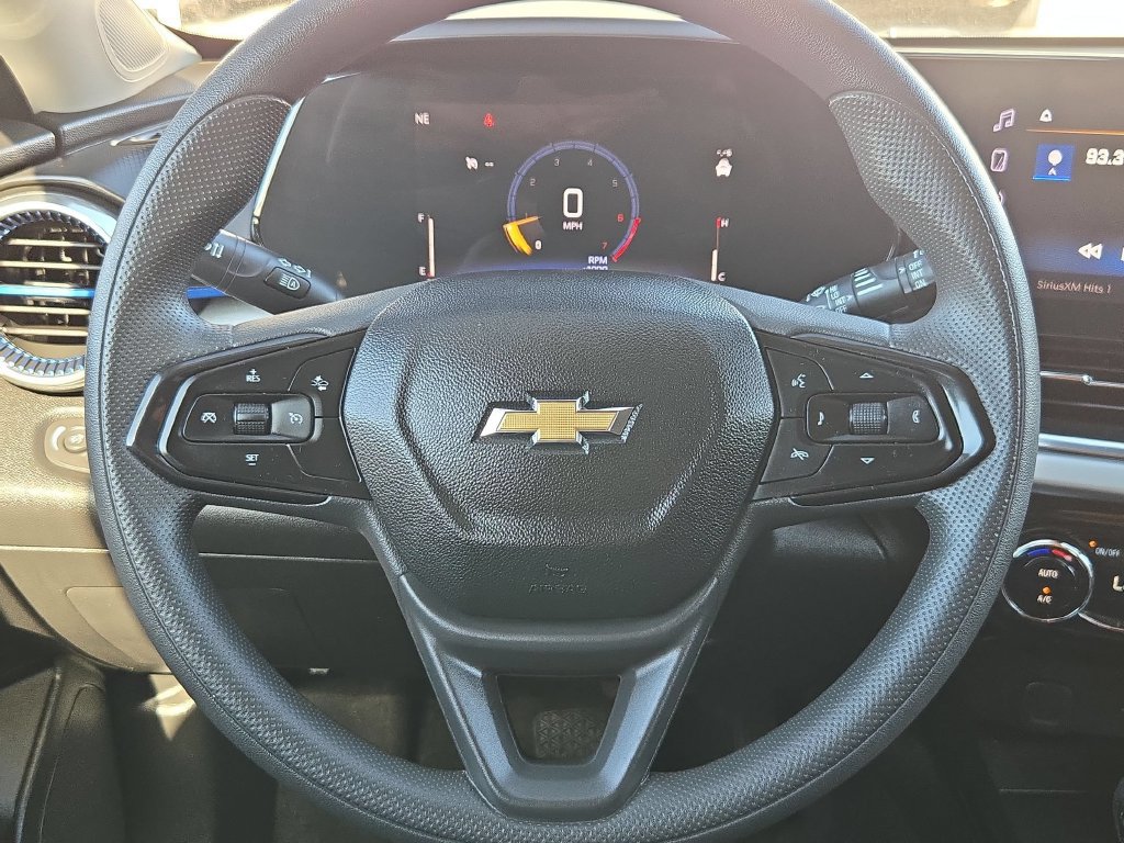 Used 2026 Chevrolet Trax LT FWD image 23