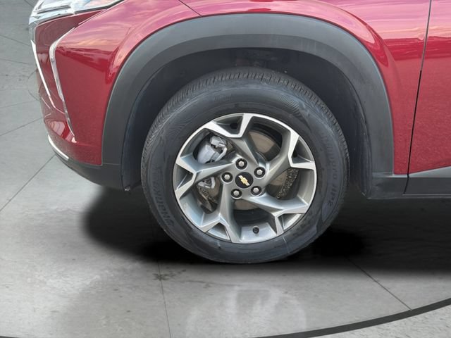 Used 2025 Chevrolet Trax LT FWD image 29