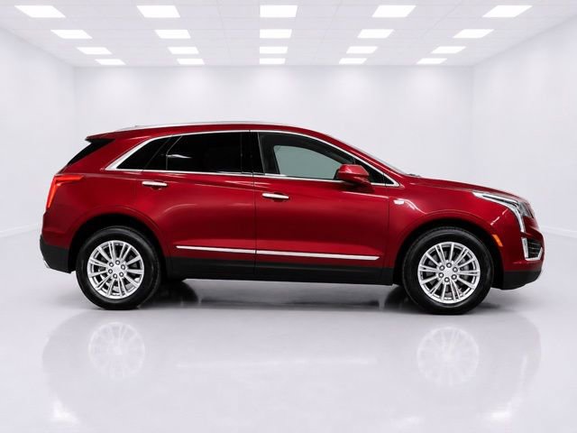 Used 2017 Cadillac XT5 Luxury w/ Driver Awareness Package AWD/4WD image 4