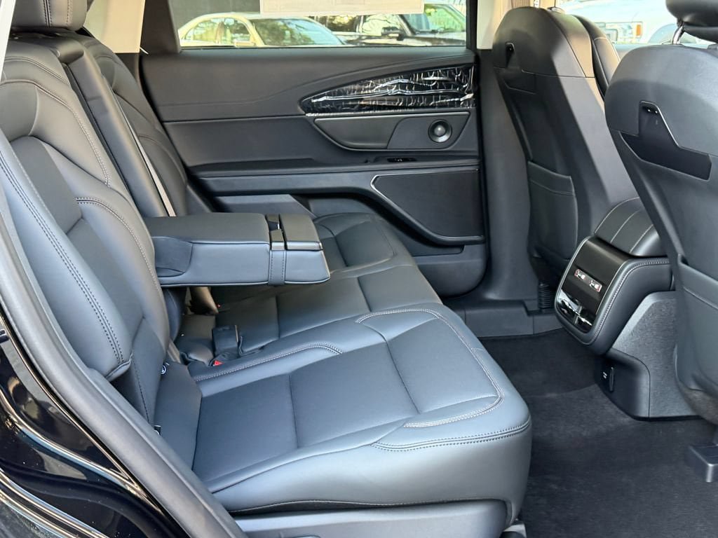 New 2026 Lincoln Nautilus Premier w/ Equipment Group 102A AWD/4WD image 19