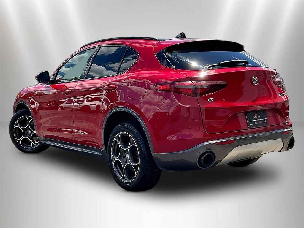 Used 2022 Alfa Romeo Stelvio Ti AWD/4WD image 4
