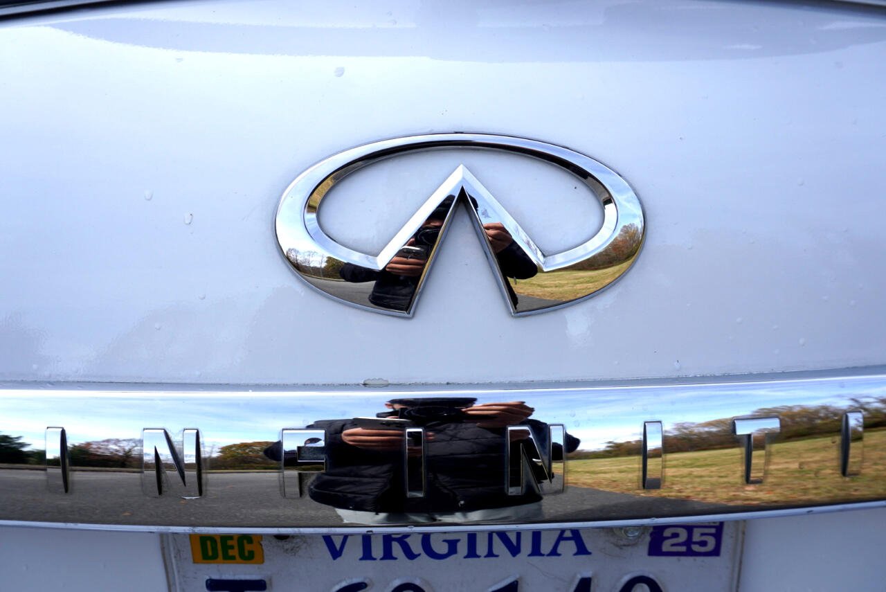 Used 2011 INFINITI QX56 2WD w/ Deluxe Touring Pkg image 13