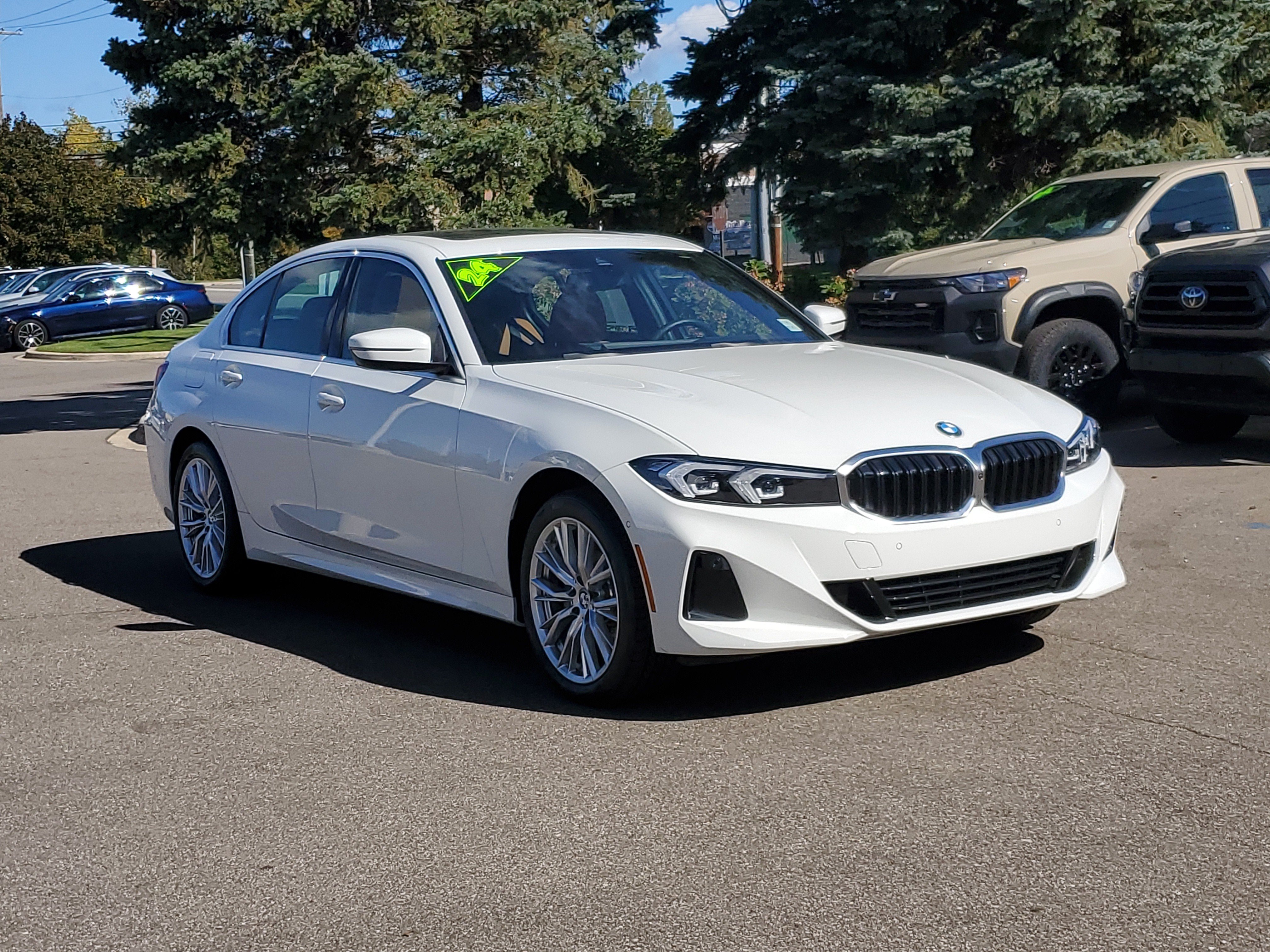 Certified 2024 BMW 330i xDrive Sedan w/ Convenience Package AWD/4WD image 7