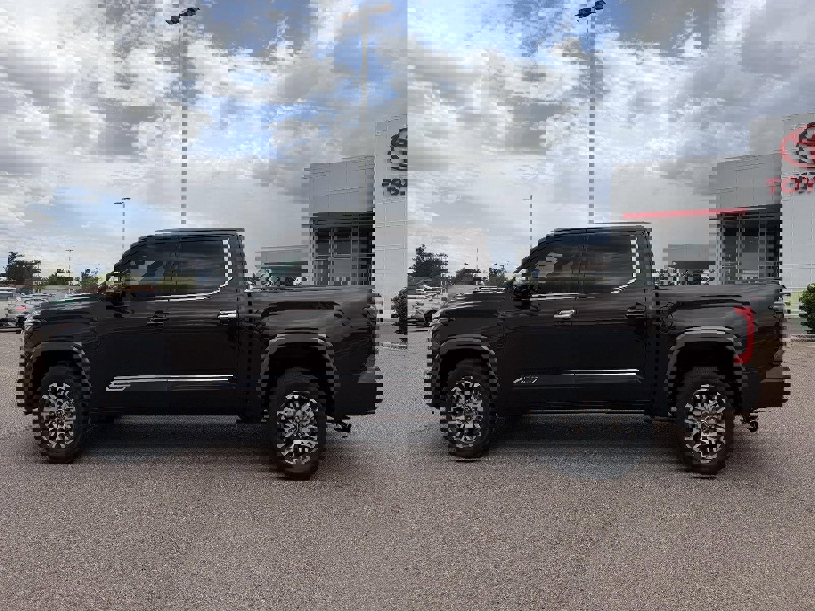 Used 2023 Toyota Tundra 1794 Edition image 2