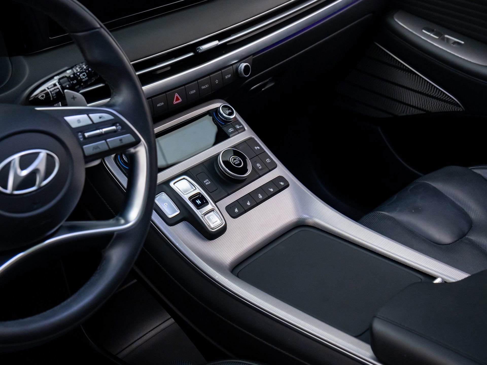 Used 2023 Hyundai Palisade Calligraphy image 16