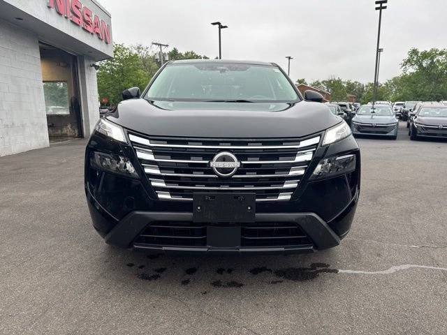 Used 2024 Nissan Rogue S AWD/4WD image 7