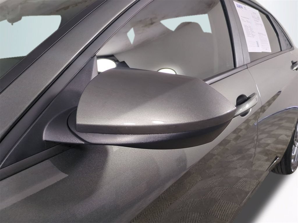 Used 2025 Hyundai Elantra Hybrid FWD image 12
