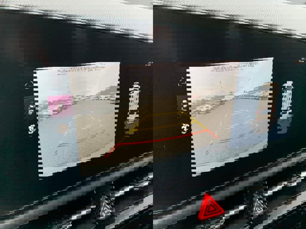 Used 2025 Kia Niro EX image 11