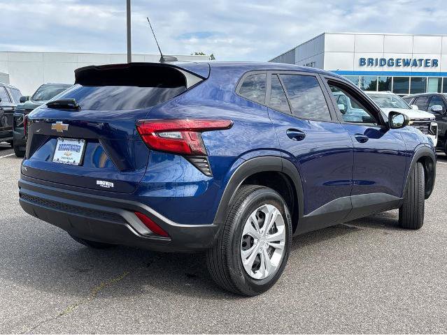 Used 2024 Chevrolet Trax LS w/ Driver Confidence Package FWD image 10