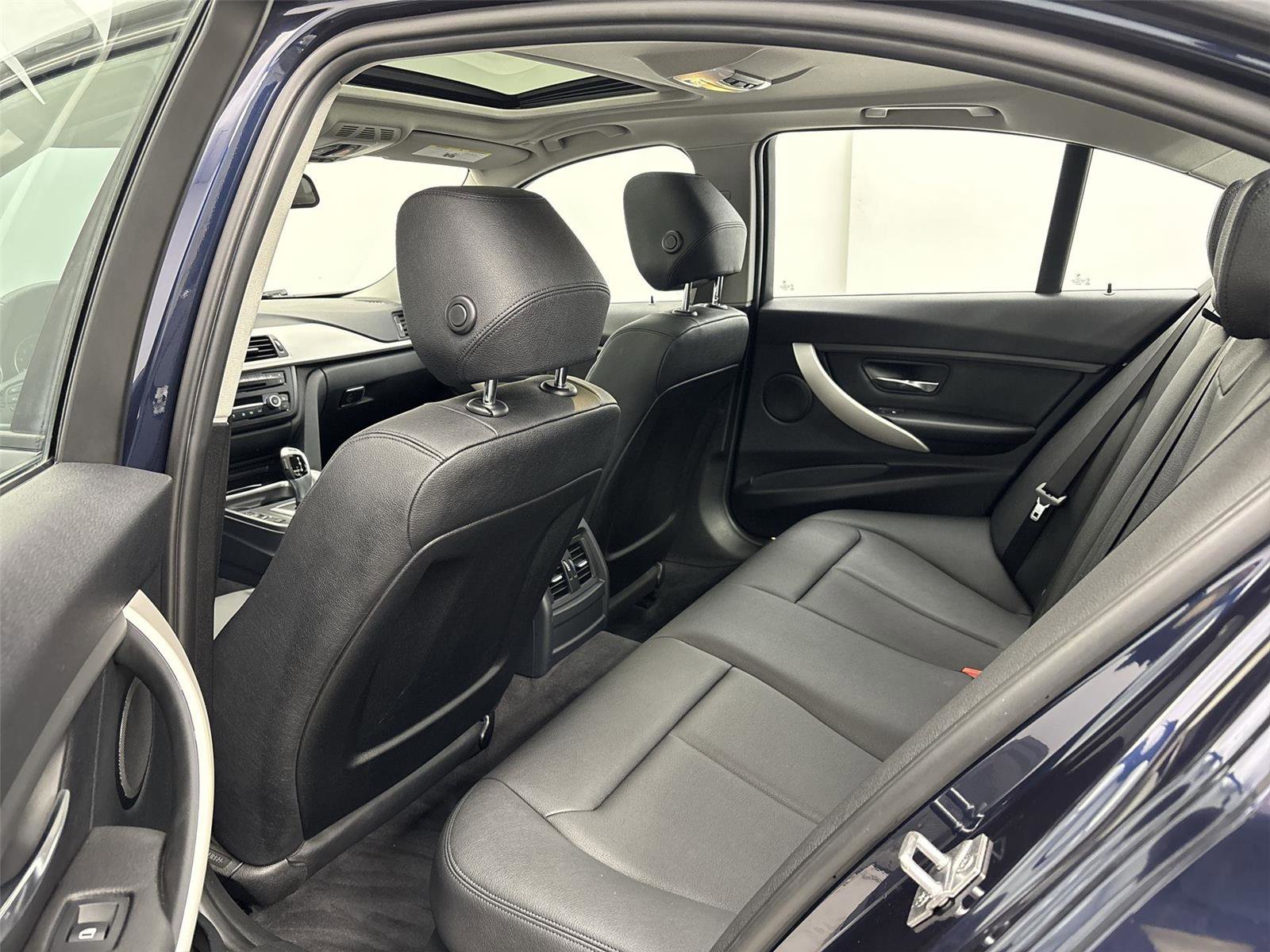 Used 2014 BMW 320i xDrive Sedan image 29