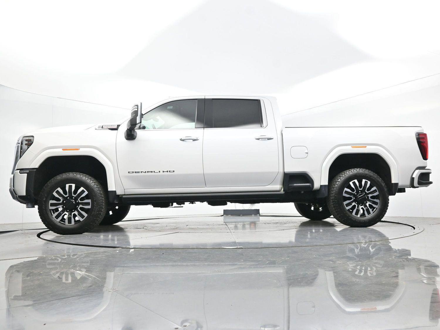 Used 2024 GMC Sierra 2500 Denali w/ Denali Reserve Package image 11