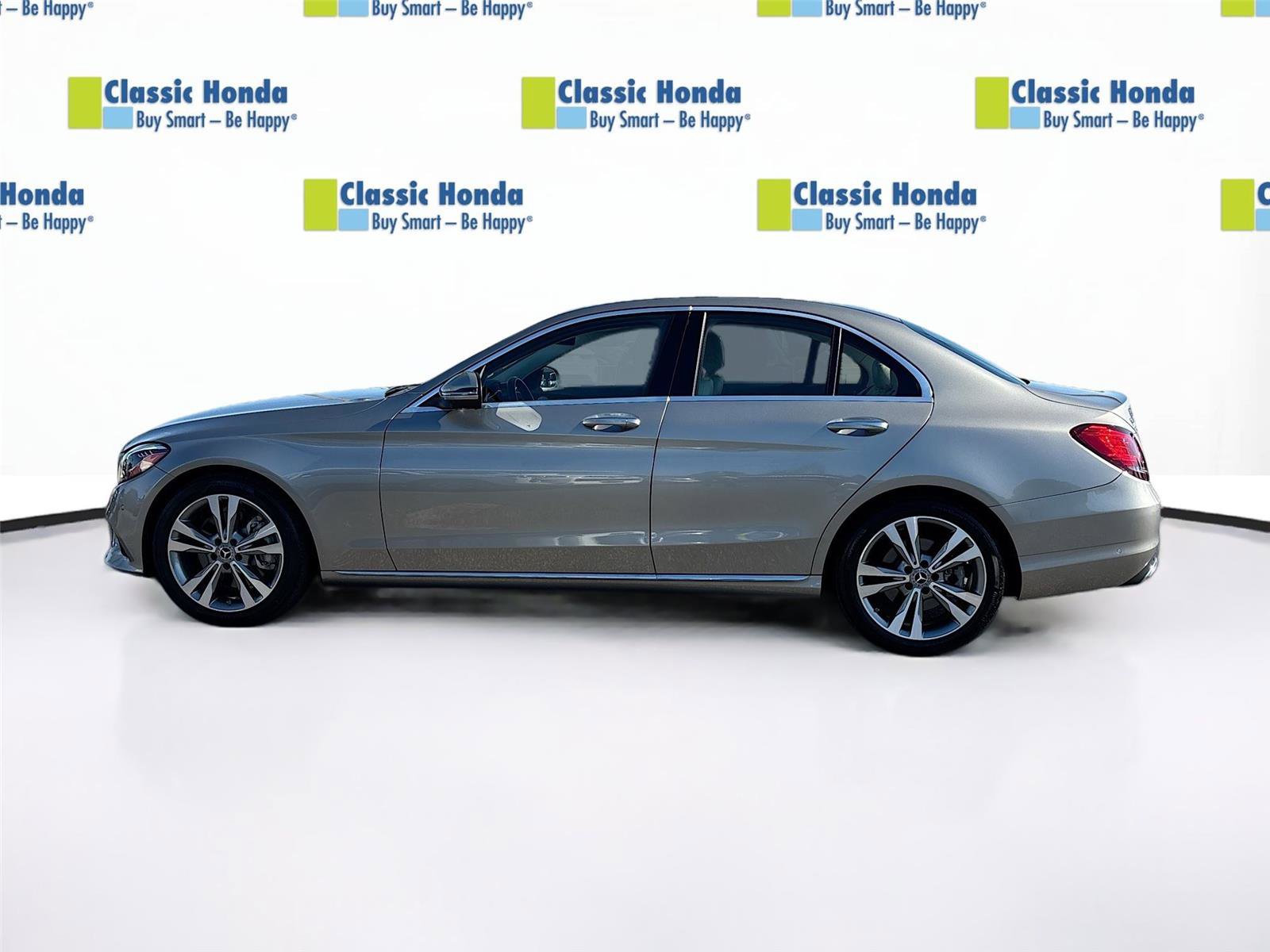 Used 2020 Mercedes-Benz C 300 Sedan image 4