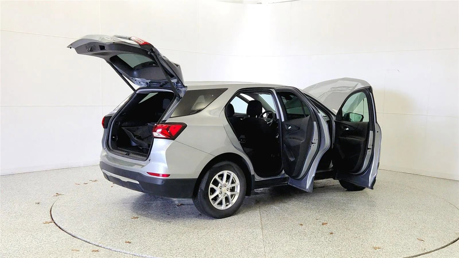 Used 2024 Chevrolet Equinox LT w/ LPO, Floor Liner Package image 12