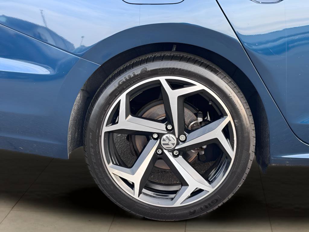 Used 2022 Volkswagen Passat 2.0T R-Line image 41