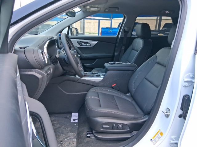 New 2026 Chevrolet Blazer LT w/ LPO, Black Grille Bar Package FWD image 14