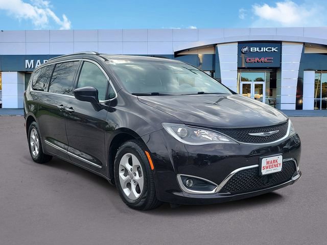 Used 2017 Chrysler Pacifica Touring-L Plus w/ Advanced Safetytec Group image 3