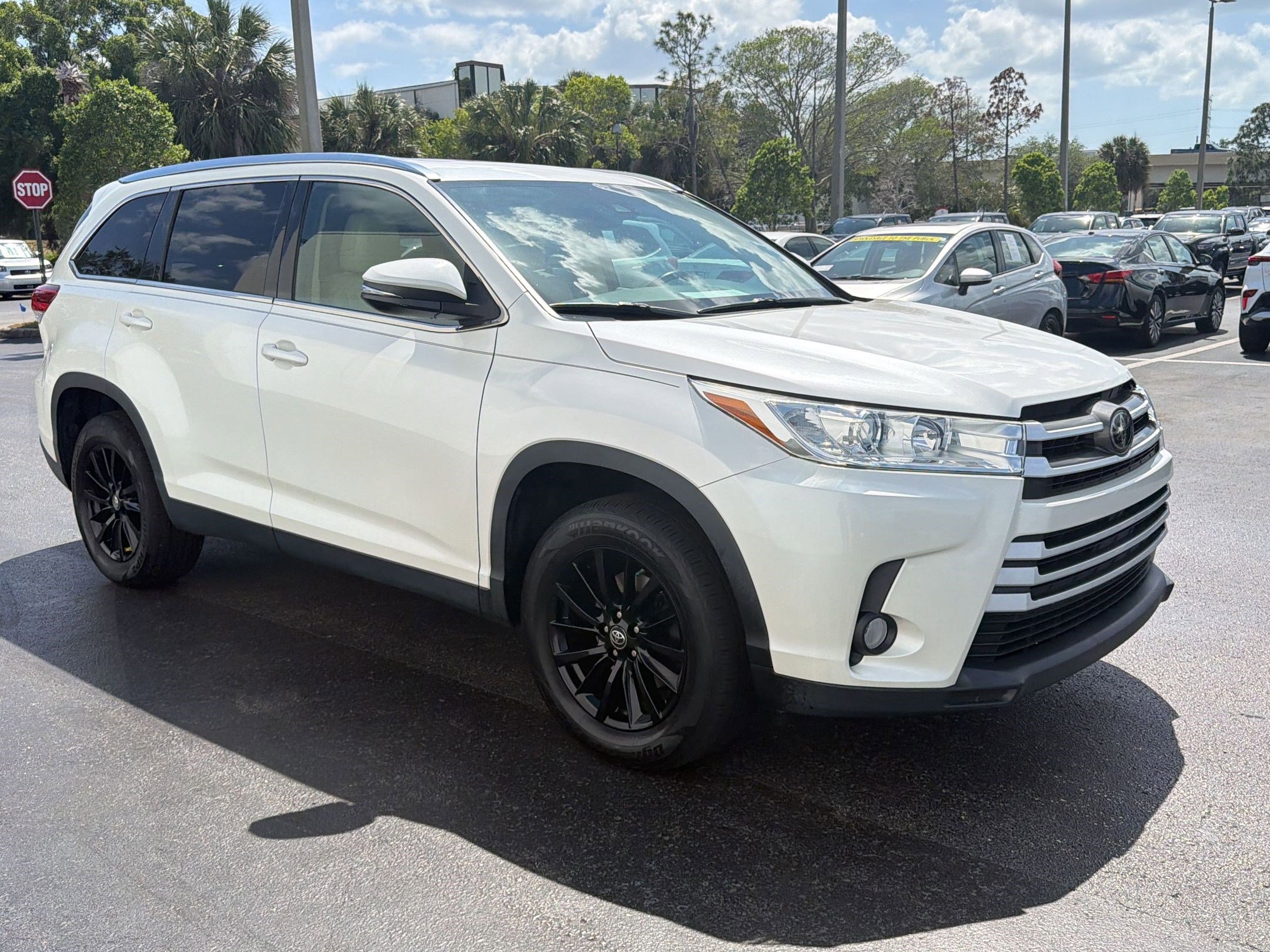 Used 2019 Toyota Highlander XLE image 7