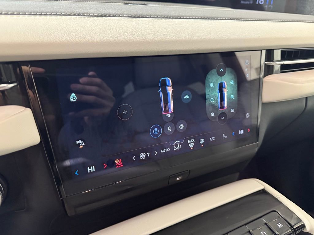 New 2025 Lincoln Navigator Reserve image 39