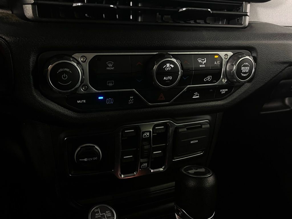 Used 2024 Jeep Wrangler Unlimited image 18