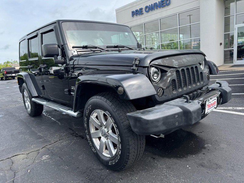 Used 2017 Jeep Wrangler Unlimited Sahara w/ Dual Top Group AWD/4WD image 2