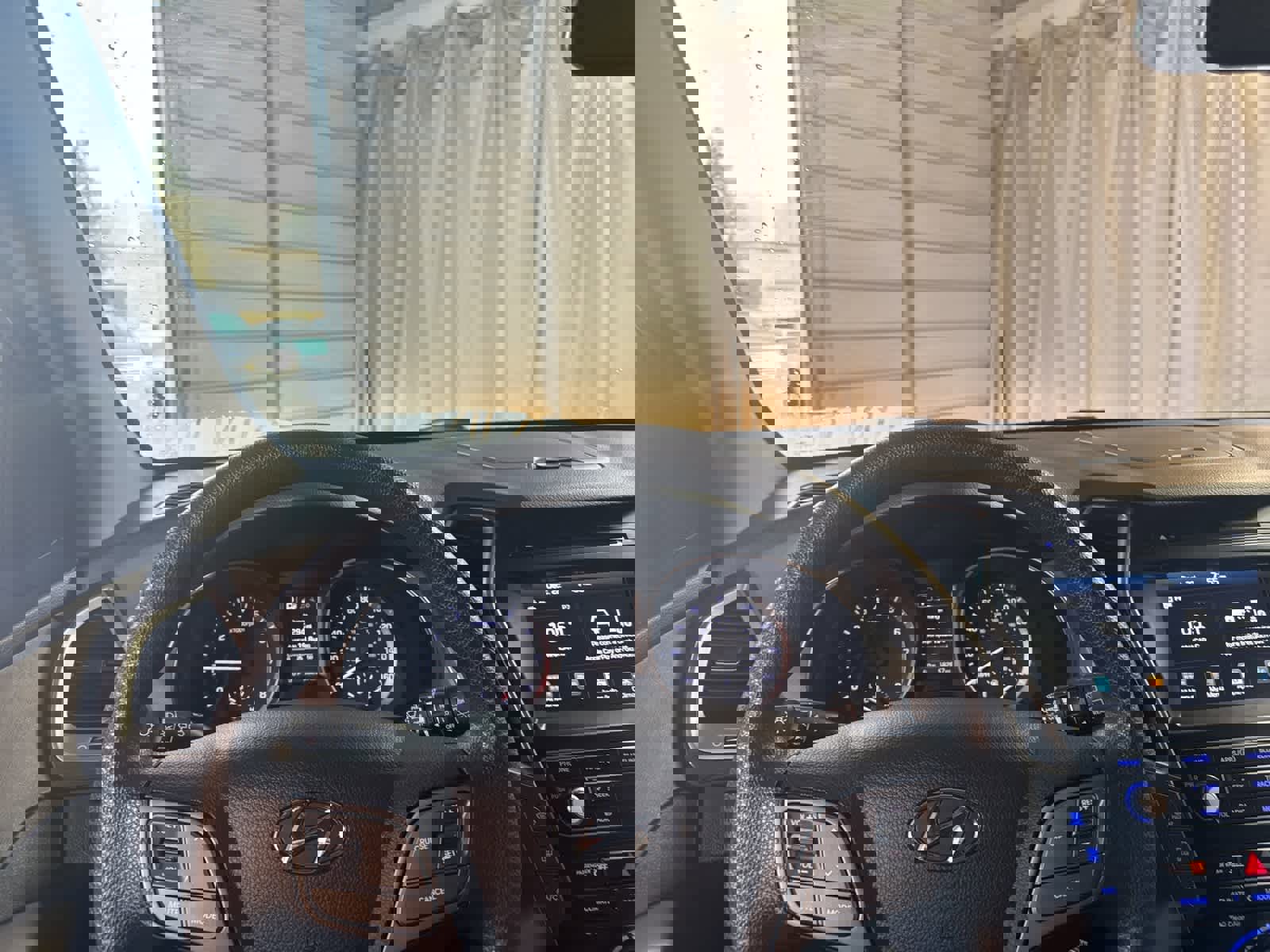 Used 2017 Hyundai Santa Fe SE image 17