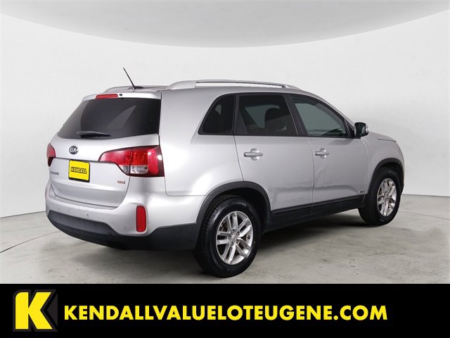 Used 2015 Kia Sorento LX image 2