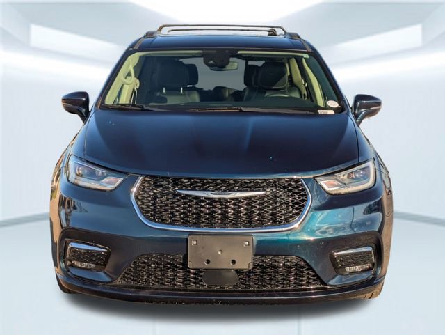 Used 2022 Chrysler Pacifica Touring-L image 10