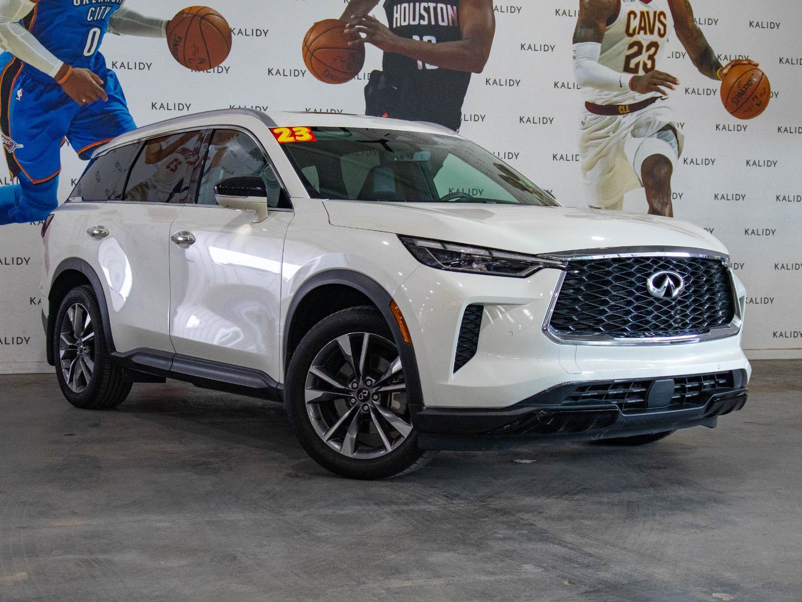Used 2023 INFINITI QX60 Luxe w/ Performance Audio Package AWD/4WD image 2