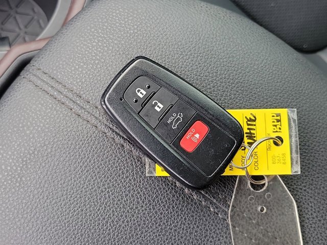 Used 2021 Toyota RAV4 Limited image 35