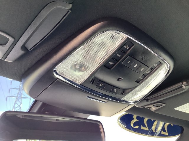 Used 2023 Chrysler 300 C RWD image 20