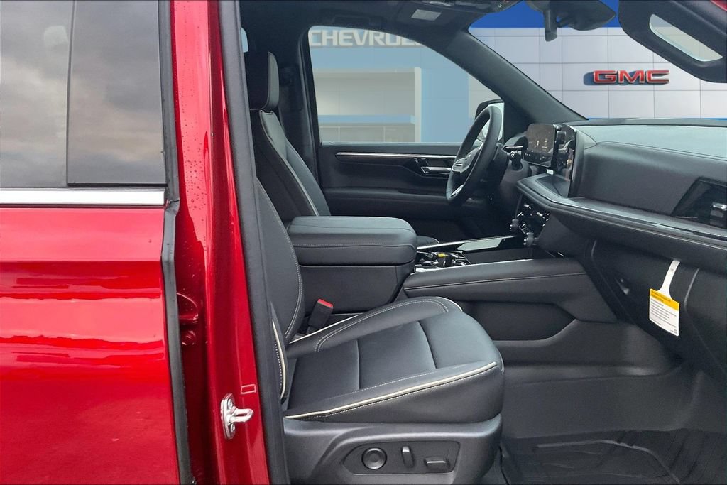 New 2025 Chevrolet Suburban Premier w/ Sun And Tow Package AWD/4WD image 11