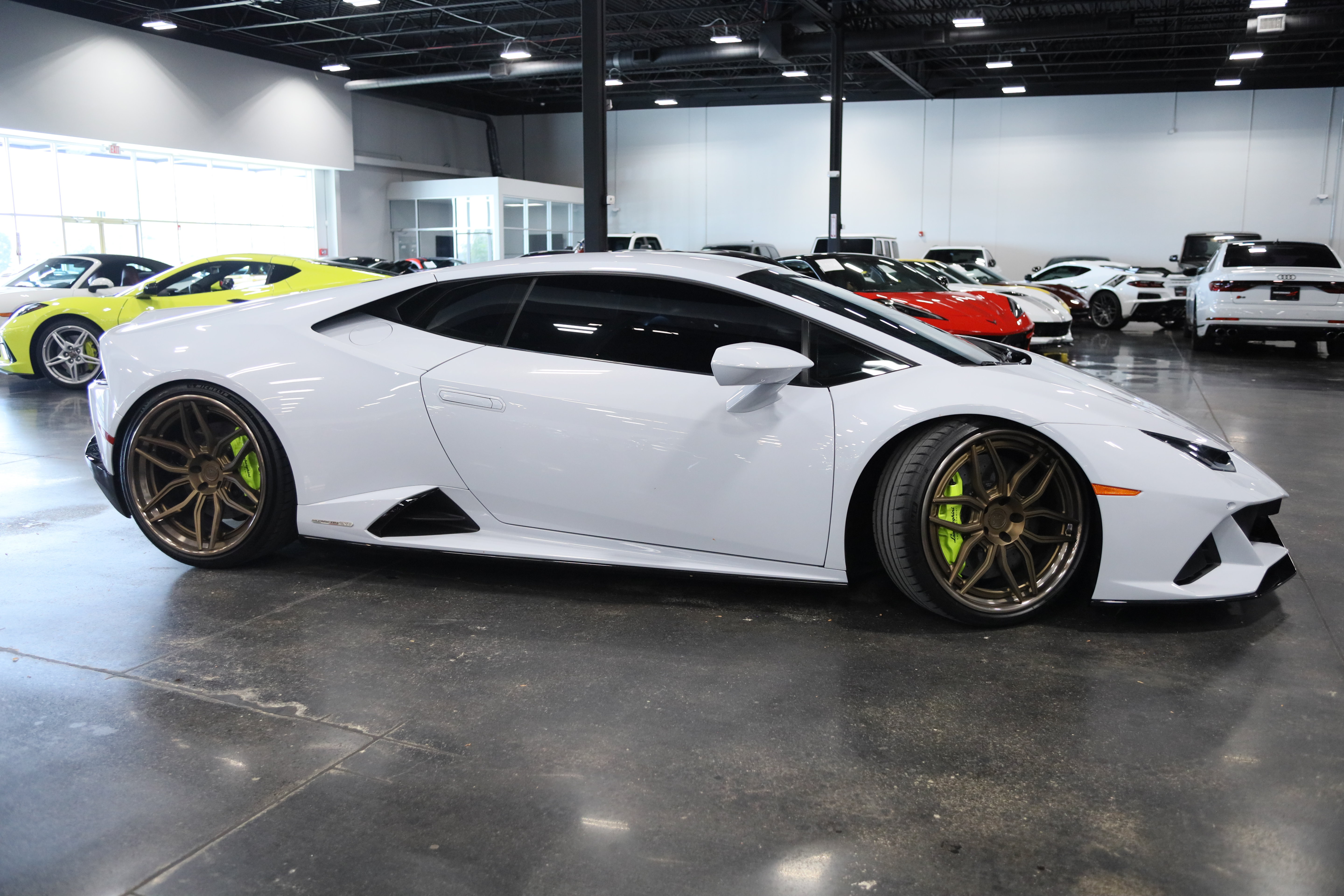 Used 2021 Lamborghini Huracan EVO AWD/4WD image 7