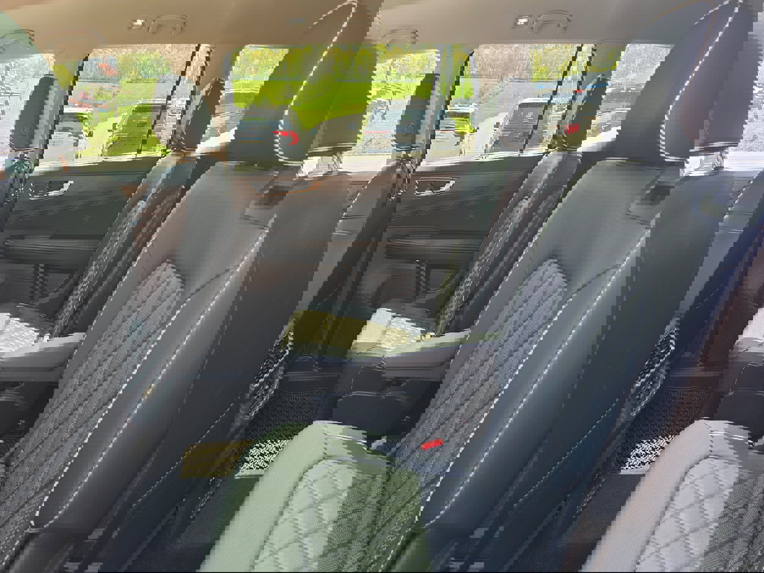 Used 2024 Volkswagen Atlas SEL Premium R-Line AWD/4WD image 11